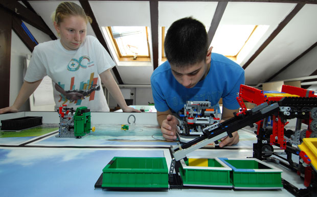 Наши ученици праве робота боље од Јапанаца